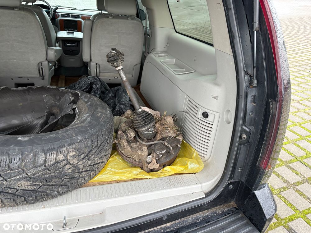 Chevrolet Suburban - 22