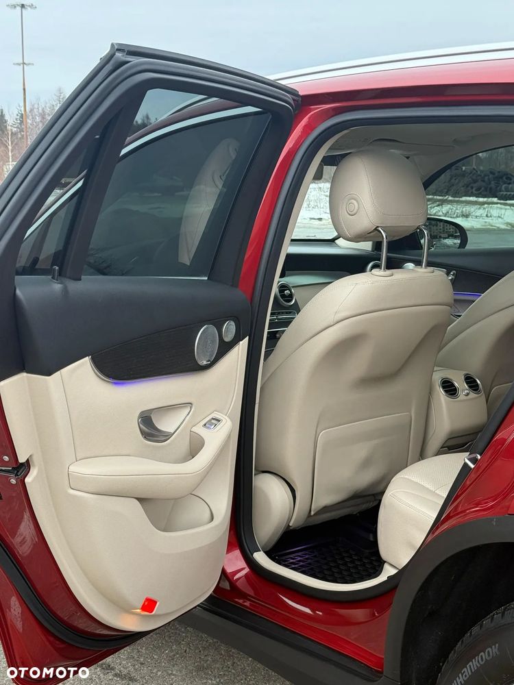 Mercedes-Benz GLC 300 4Matic 9G-TRONIC Exclusive - 17