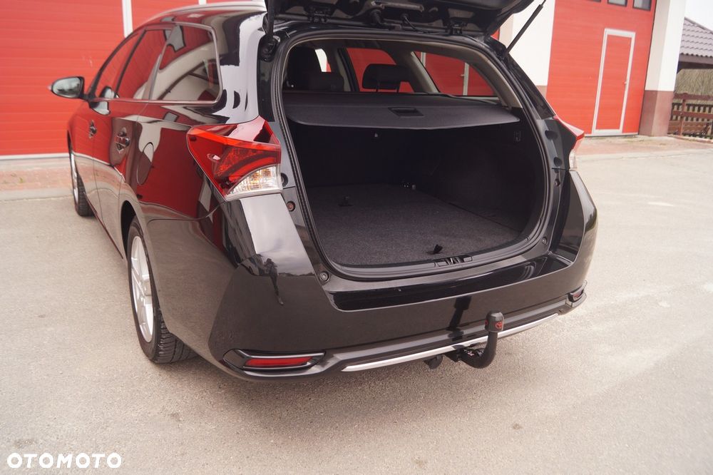 Toyota Auris 1.6 D-4D Executive - 32