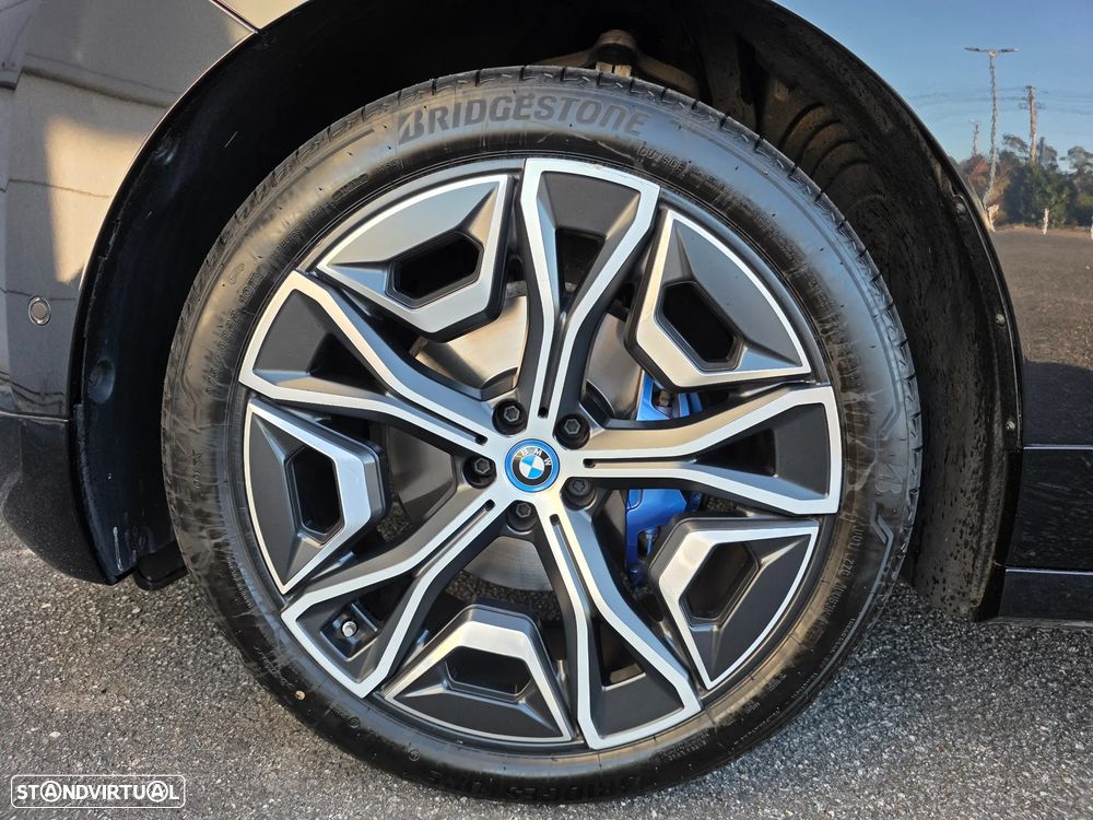 BMW iX xDrive 40 Pack Desportivo - 8