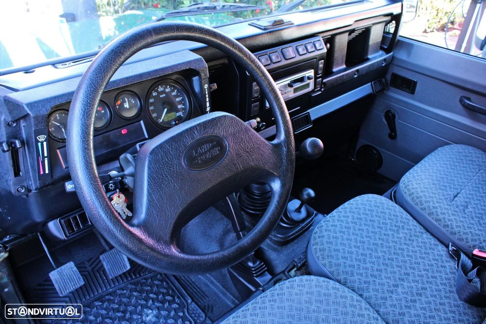 Land Rover Defender 90 2.5 TD5 Metal Top - 5