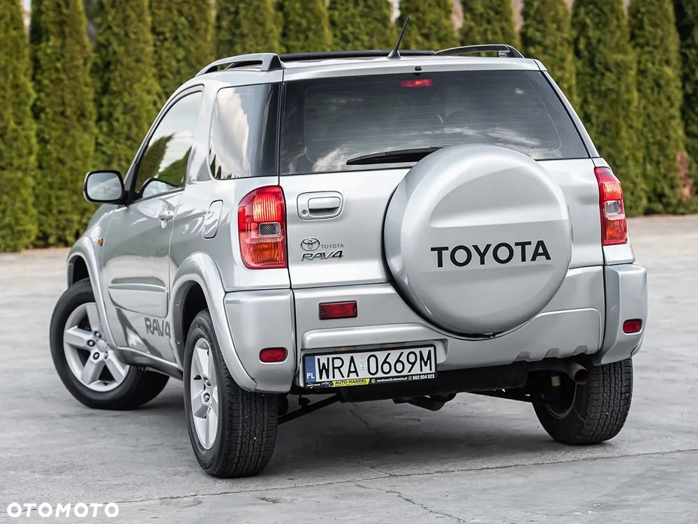 Toyota RAV4 - 6