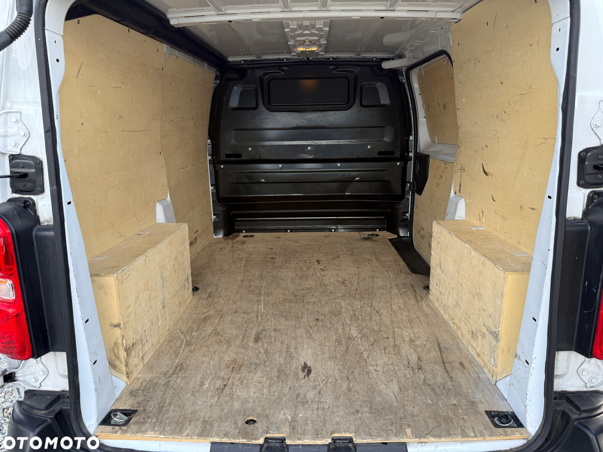 Fiat SCUDO L2 ŚREDNI/ 122KM/Manual/Klima/Navi/Kamera/Skórzana kierownica/bogata wersja/Niemcy - 11