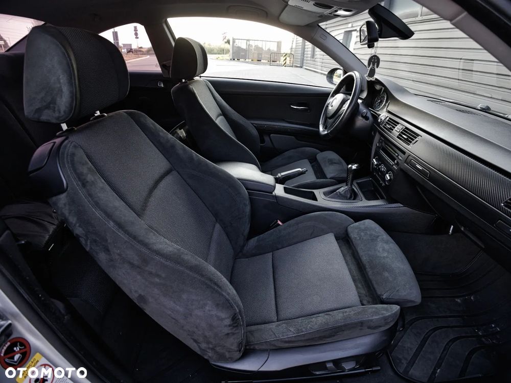 BMW Seria 3 320i - 27