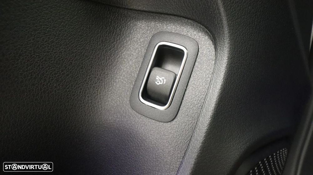 Mercedes-Benz A 180 Limousine d AMG Line Aut. - 25