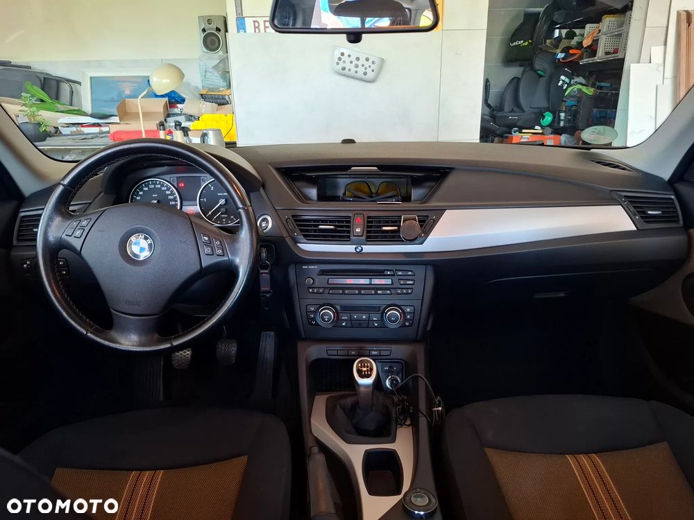 BMW X1 sDrive18d - 23