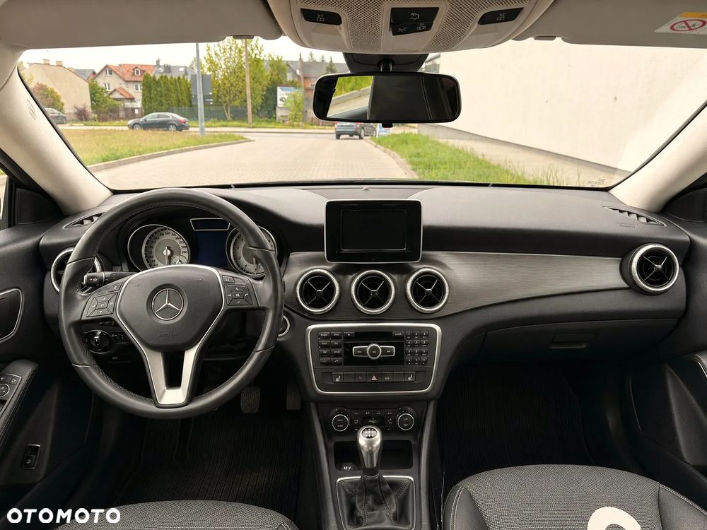 Mercedes-Benz CLA 180 BlueEFFICIENCY Edition - 10