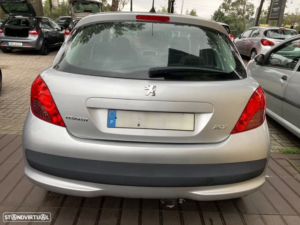 Peugeot 207 1.4 16V Trendy - 4