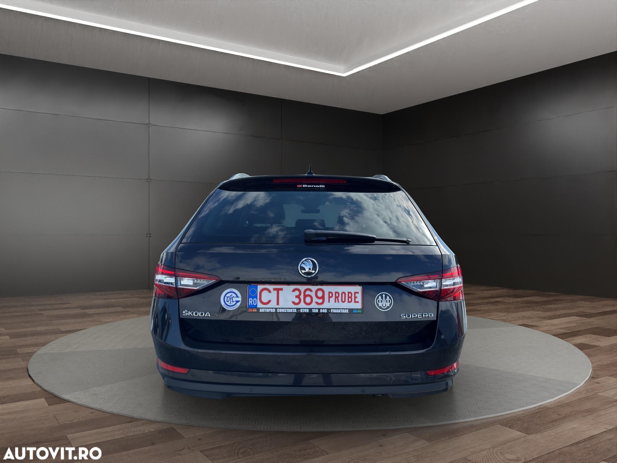 Skoda Superb 2.0 TDI DSG Style - 20