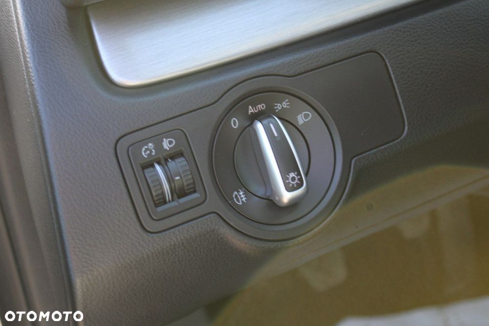 Volkswagen Passat - 19