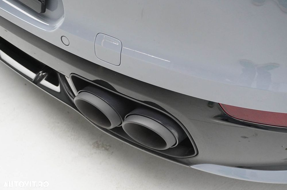 Porsche 911 Carrera 4 PDK - 9