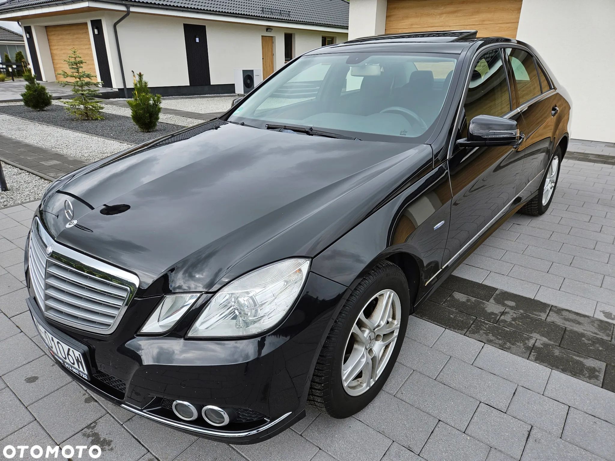 Mercedes-Benz Klasa E 200 CGI BlueEFFICIENCY 7G-TRONIC Avantgarde - 1