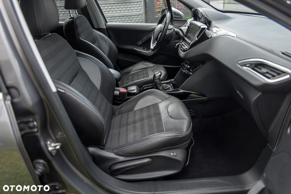 Peugeot 2008 1.6 VTi Allure - 27