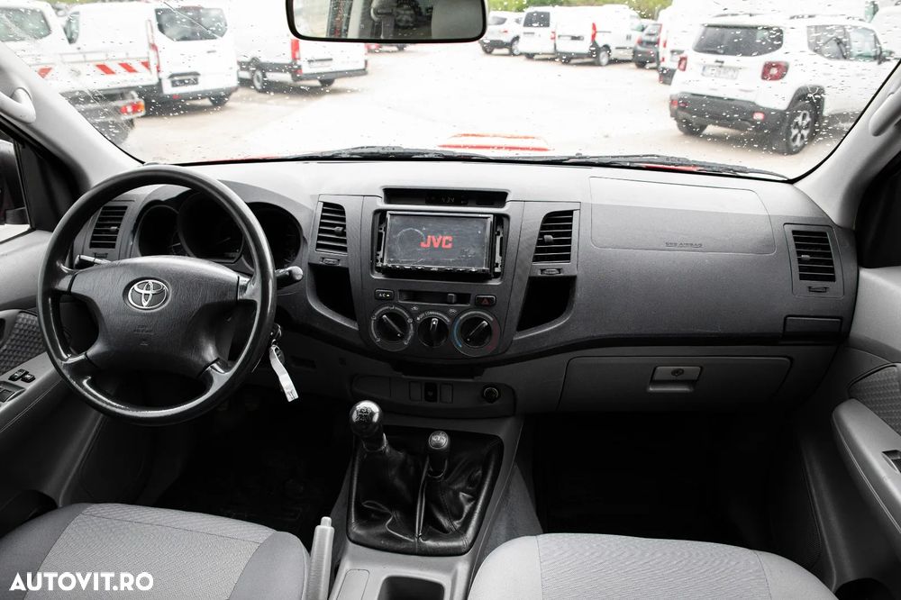 Toyota Hilux 4x4 Double Cab - 10