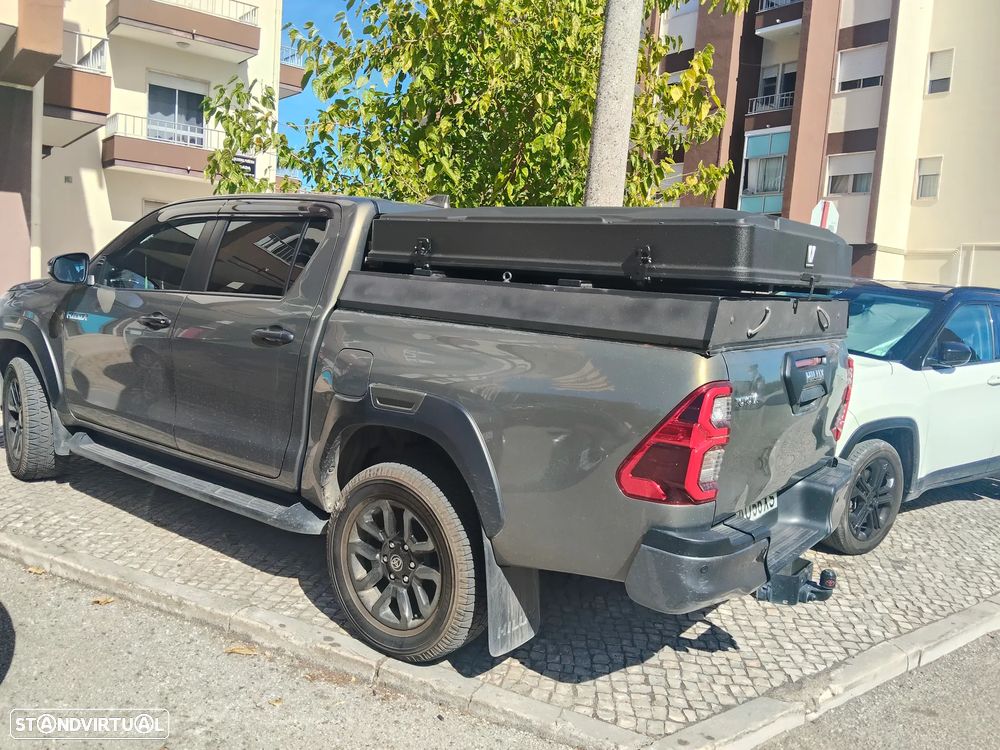 Toyota Hilux 2.8 D-4D 4WD Invincible TA - 11