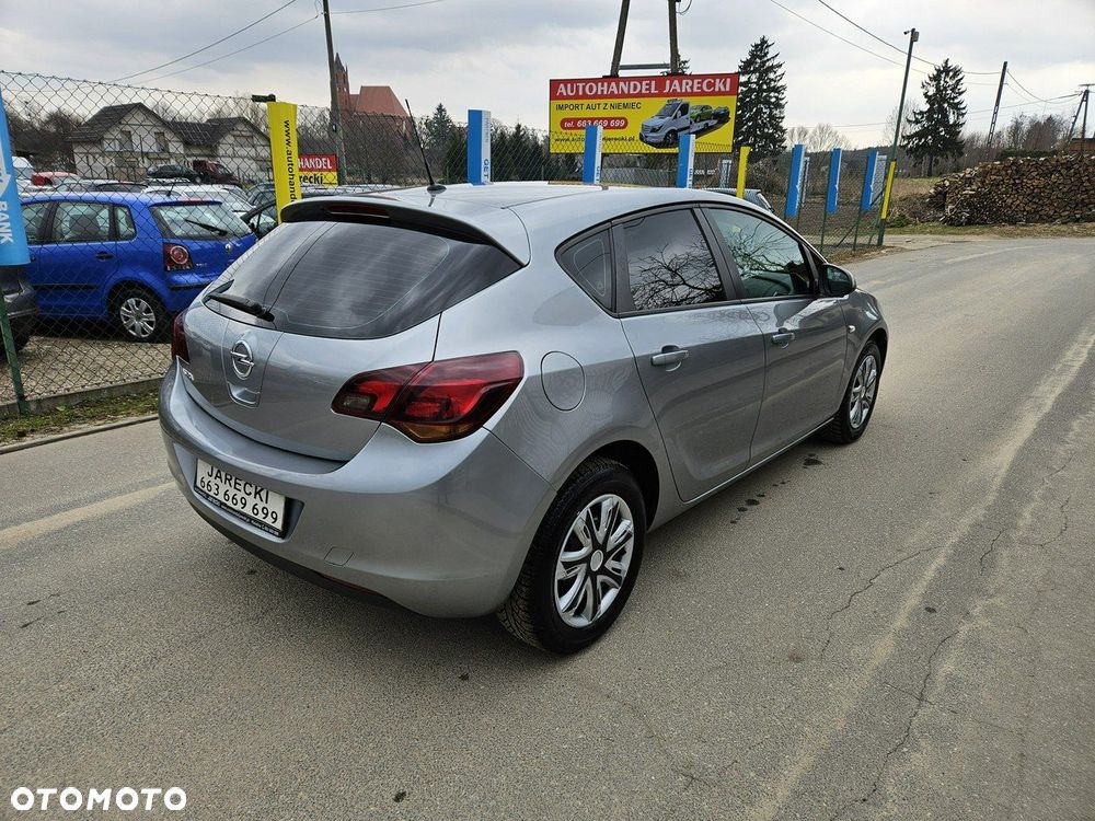 Opel Astra - 4