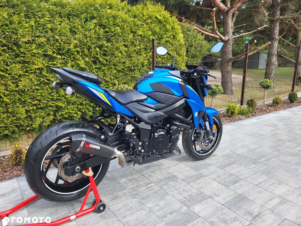 Suzuki GSX - 4