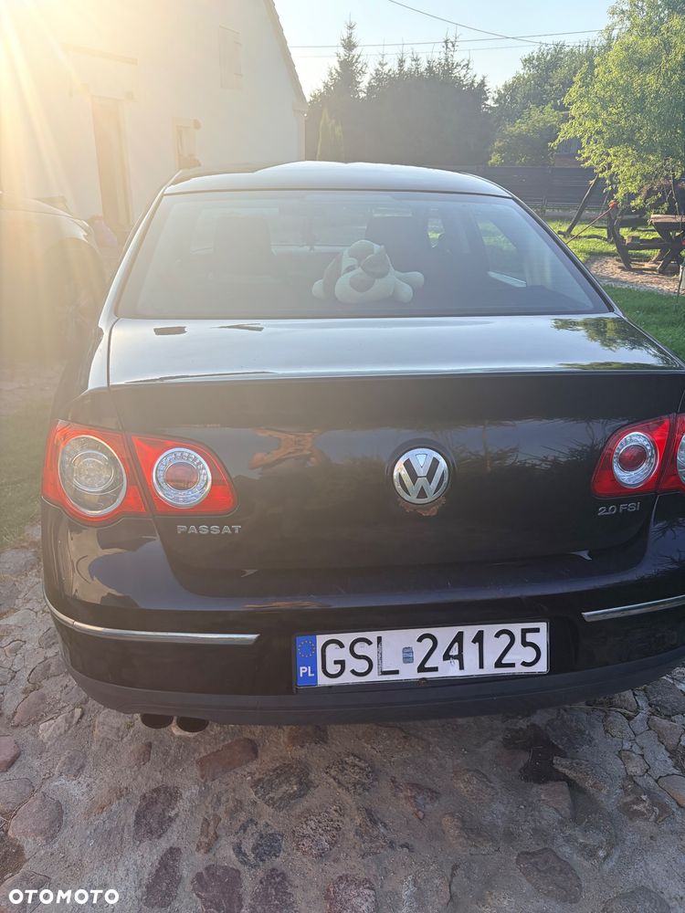 Volkswagen Passat 2.0 Basis - 4