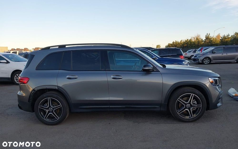 Mercedes-Benz GLB - 4