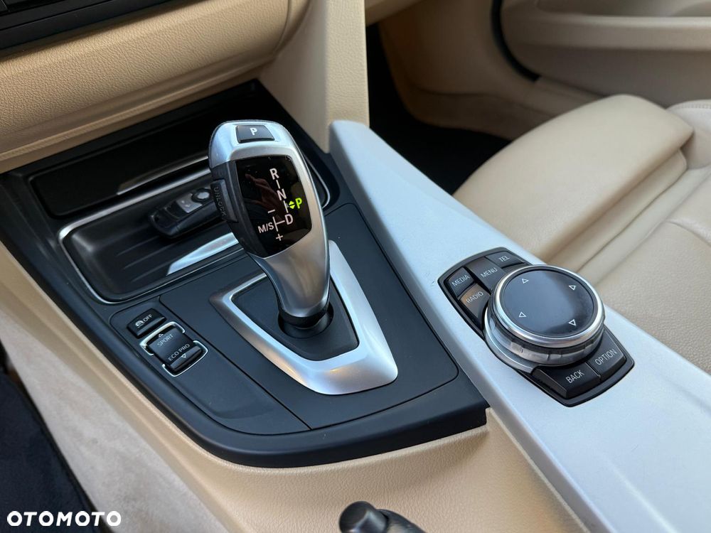 BMW Seria 3 320d Sport-Aut Efficient Dynamics Edition Sport Line - 25