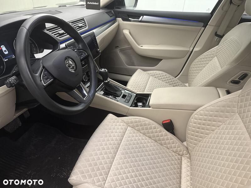 Skoda Superb 2.0 TDI Style DSG - 11