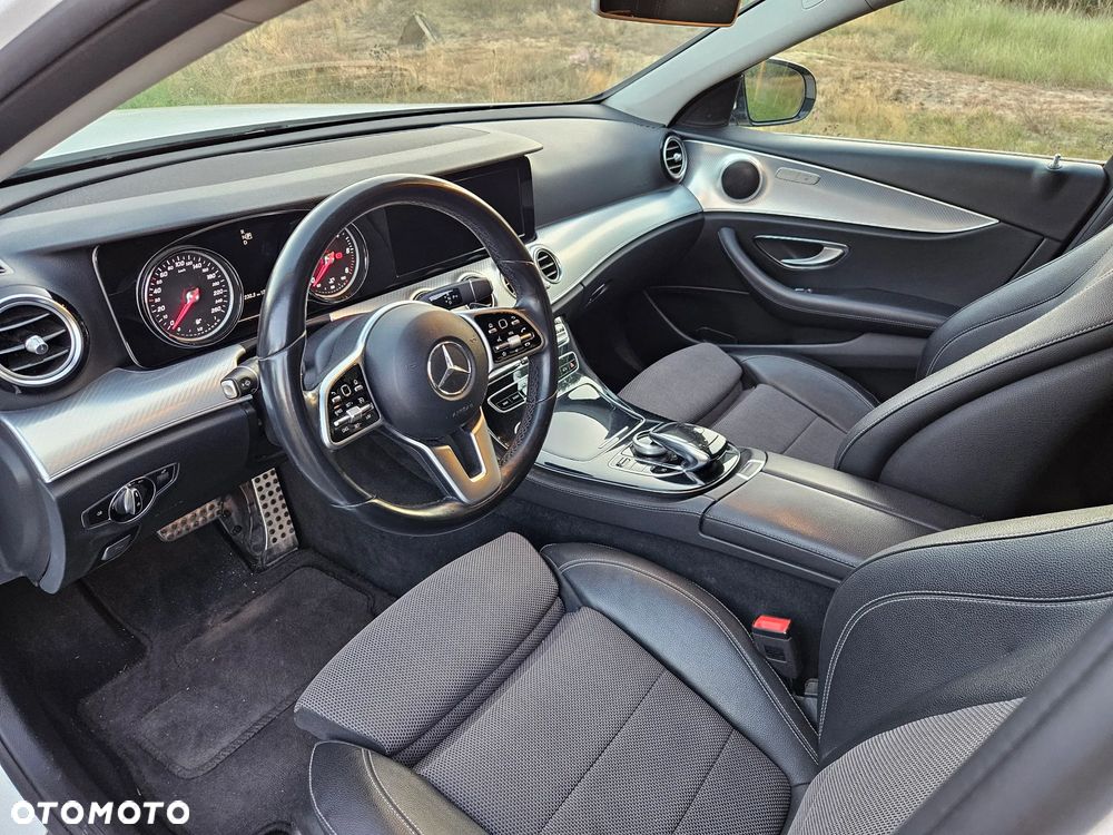 Mercedes-Benz Klasa E 200 d 9G-TRONIC Exclusive - 16