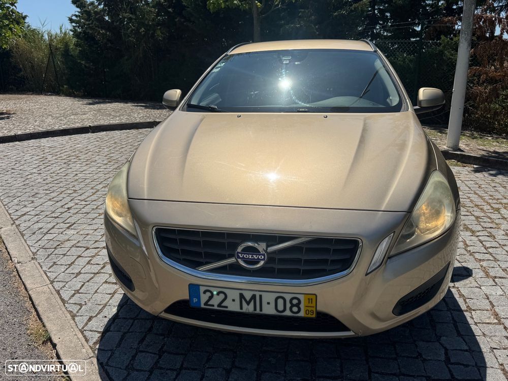 Volvo V60 2.0 D3 Momentum - 3
