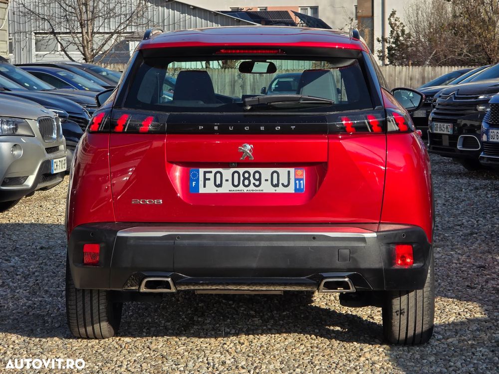 Peugeot 2008 PureTech 130 EAT8 GT Pack - 11