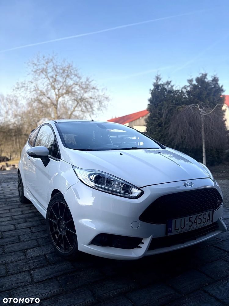 Ford Fiesta 1.6 EcoBoost mit Leder-Sport-Paket ST - 1