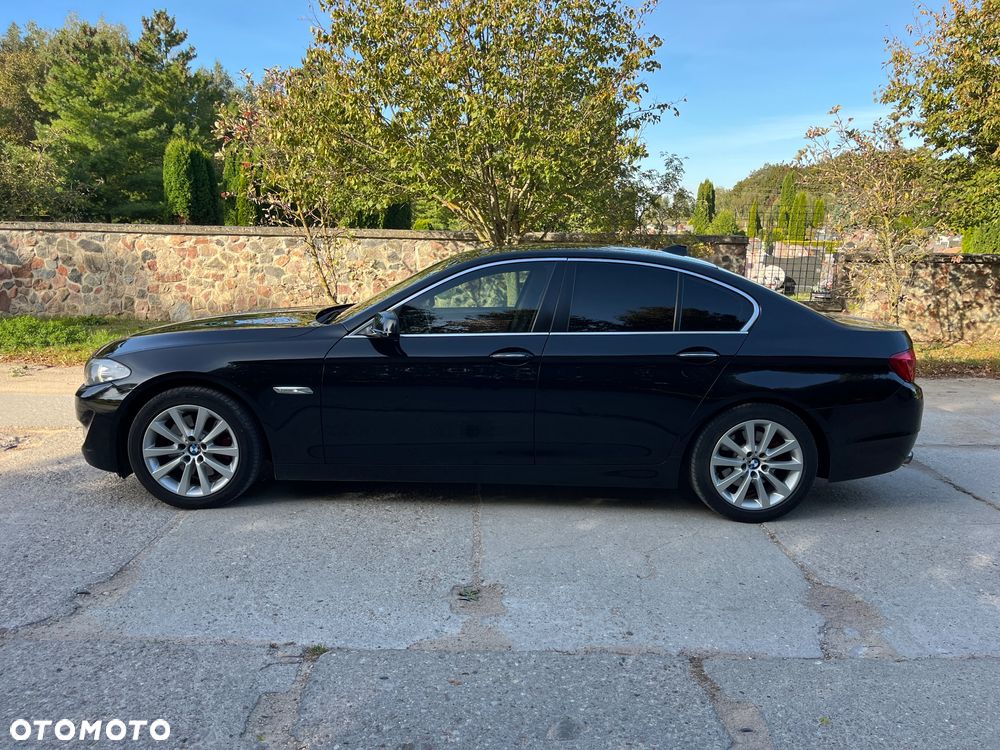 BMW Seria 5 525d xDrive - 9