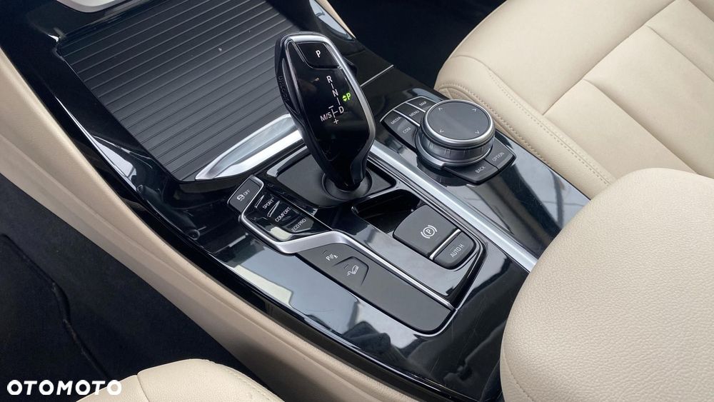 BMW X3 xDrive20i Advantage - 19