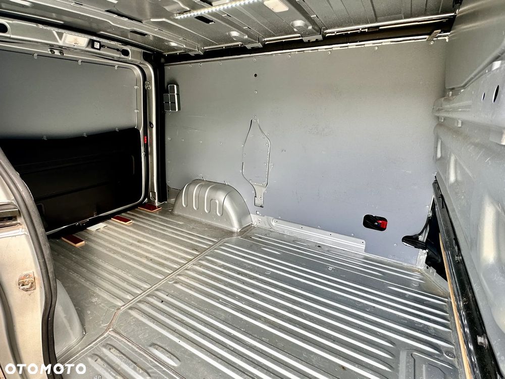 Opel VIVARO L2H1 / - 27