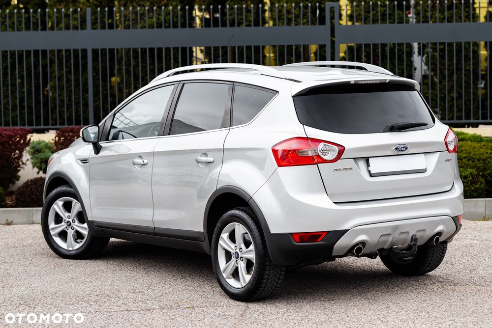 Ford Kuga - 10