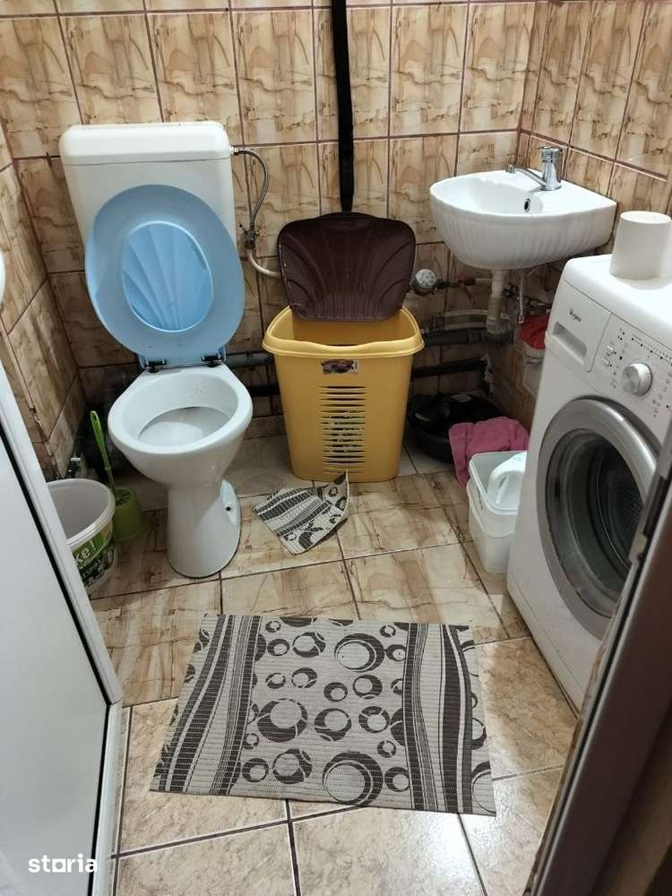 Vând apartament 4 camere Mioveni,zona Robea,etaj 1, 2 balcoane - Imagine principală: 3/8