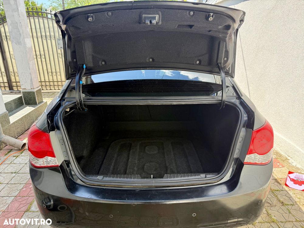 Chevrolet Cruze 1.8 Ecotec LT - 8