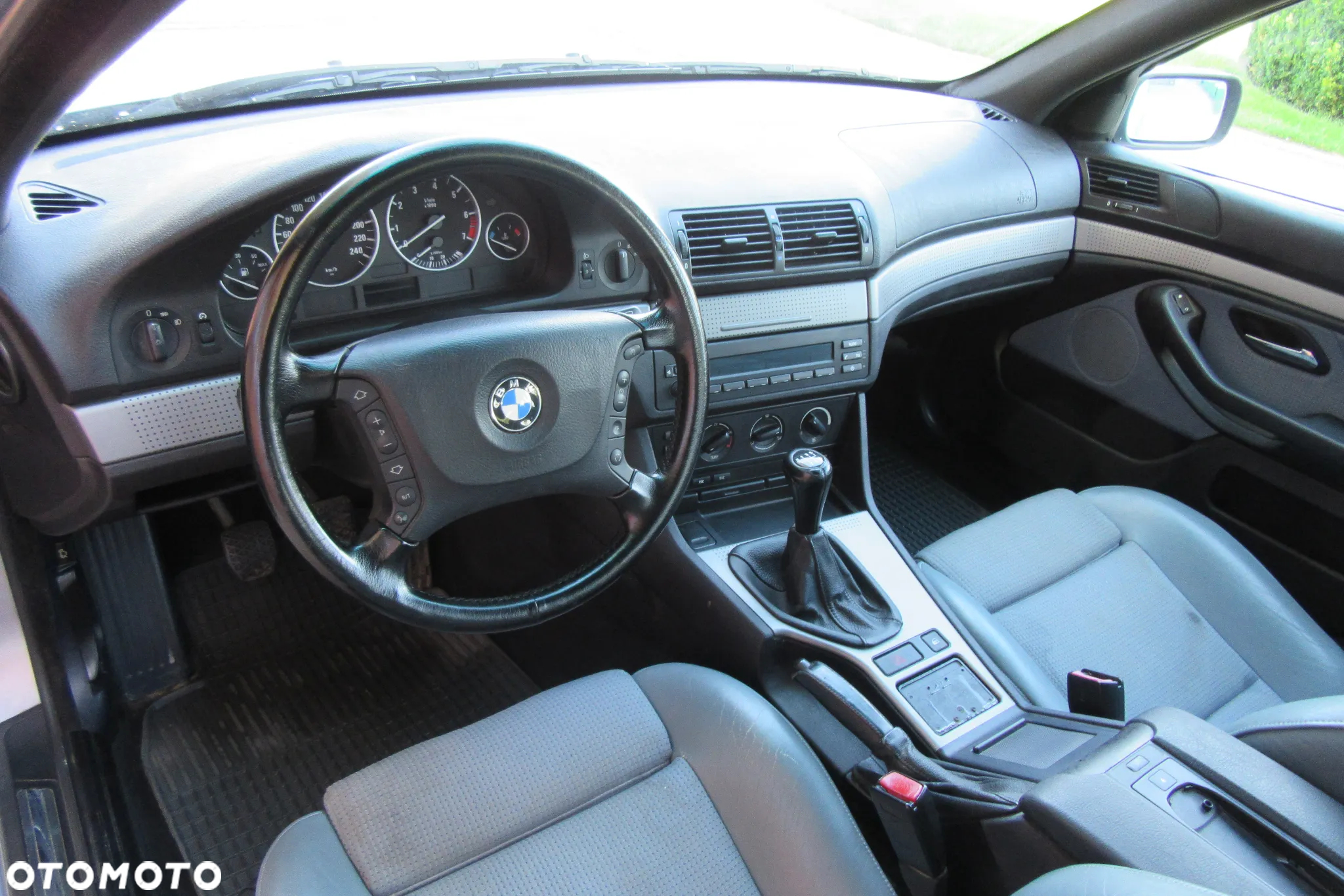 BMW Seria 5 520i Touring - 10