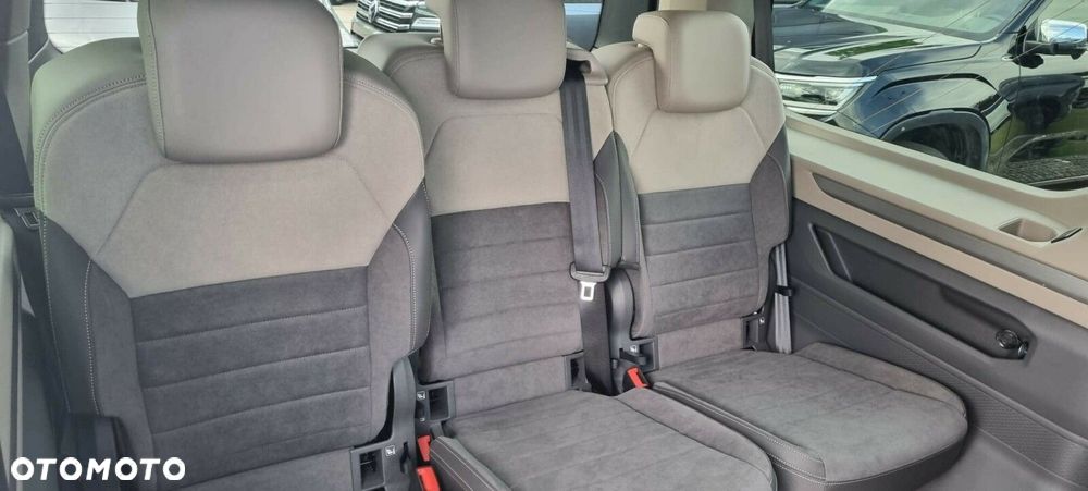 Volkswagen Multivan - 10