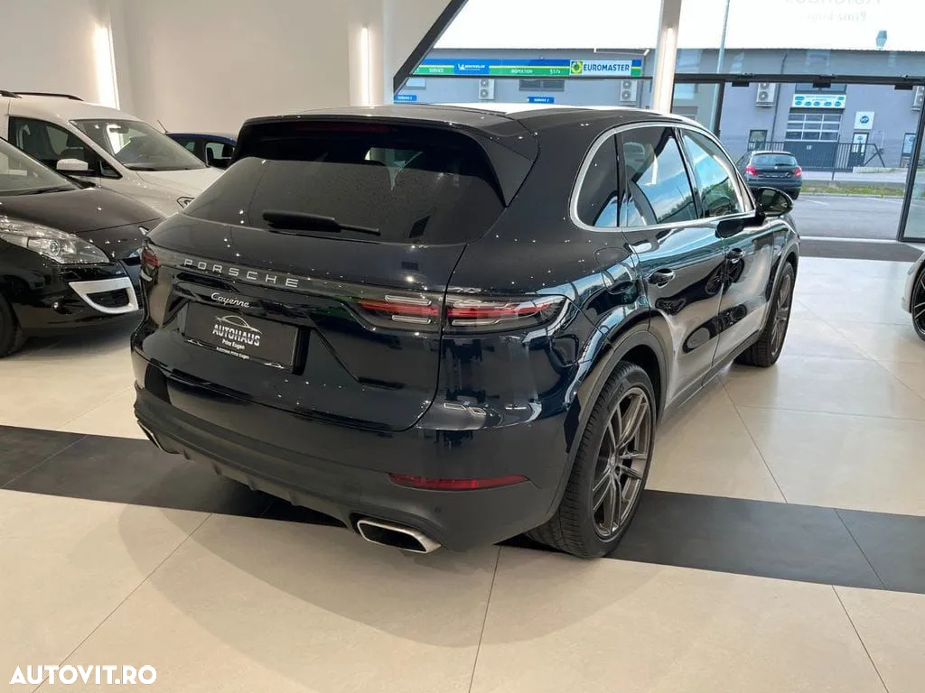 Porsche Cayenne Standard - 9