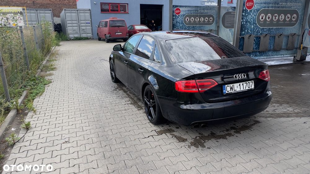 Audi A4 Limousine - 13