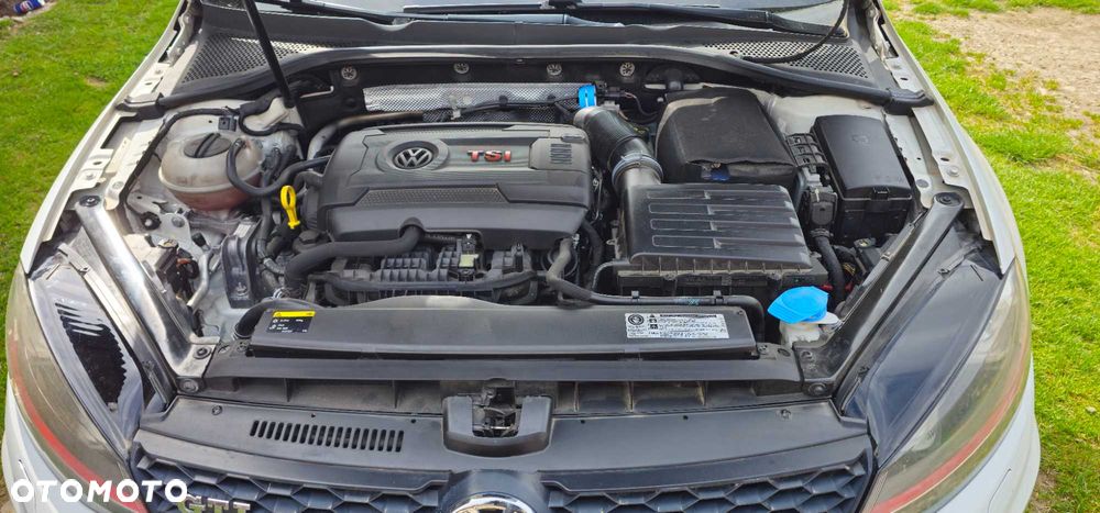 Volkswagen Golf - 4