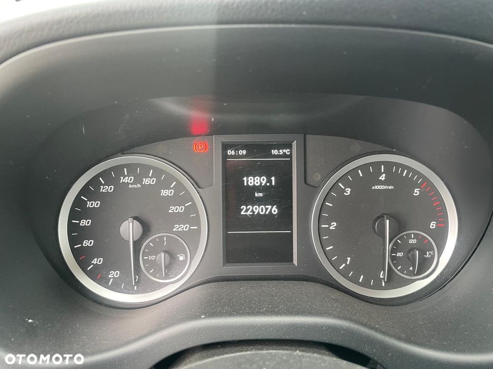 Mercedes-Benz Vito - 22