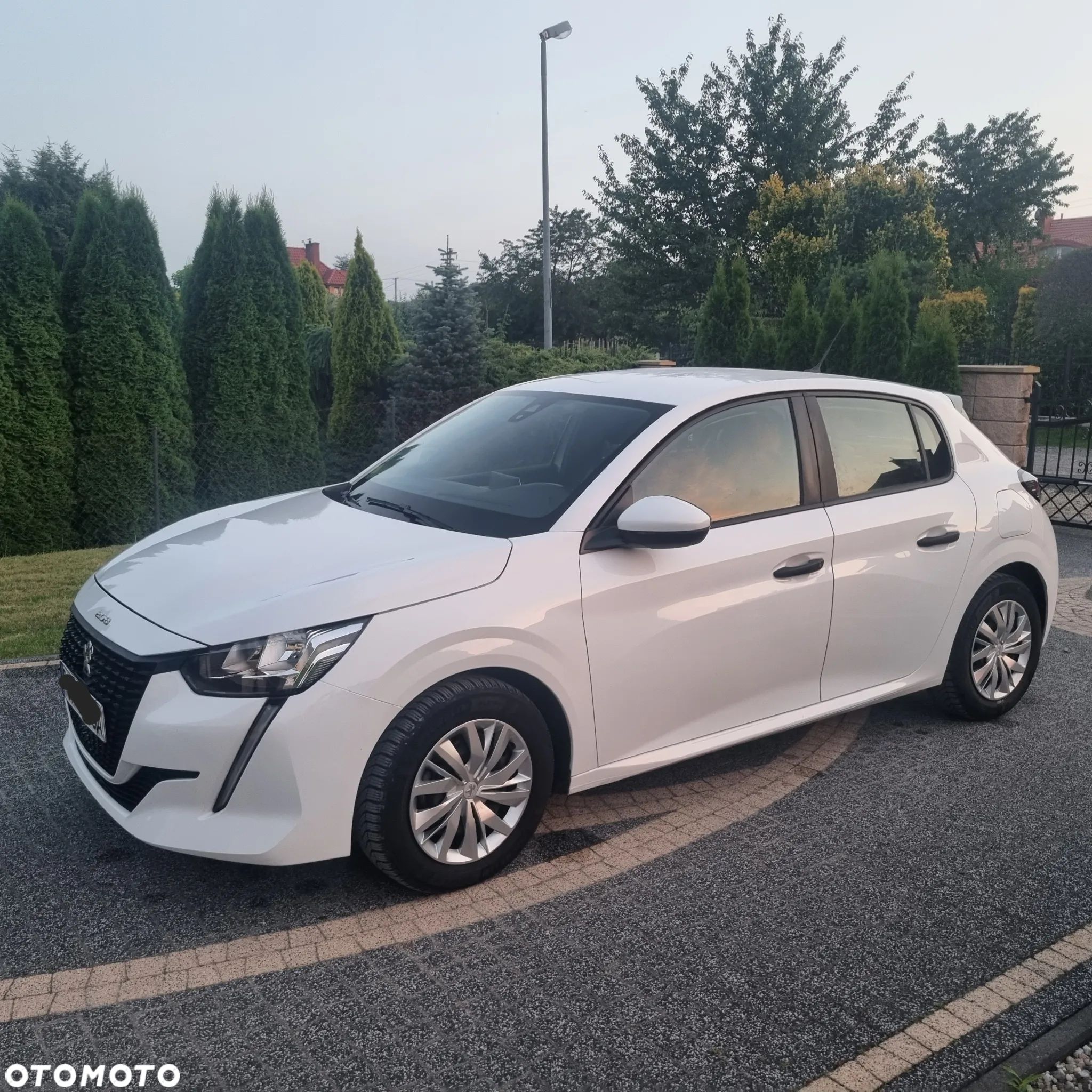 Peugeot 208 - 1
