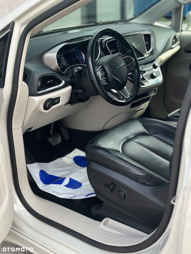 Chrysler Pacifica - 8