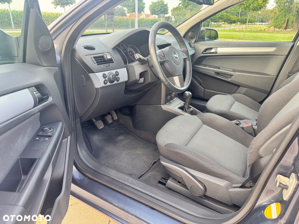 Opel Astra 1.6 Enjoy - 9