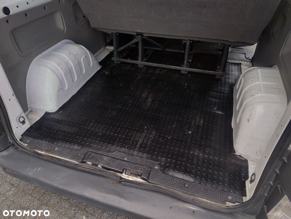 Opel Vivaro - 22