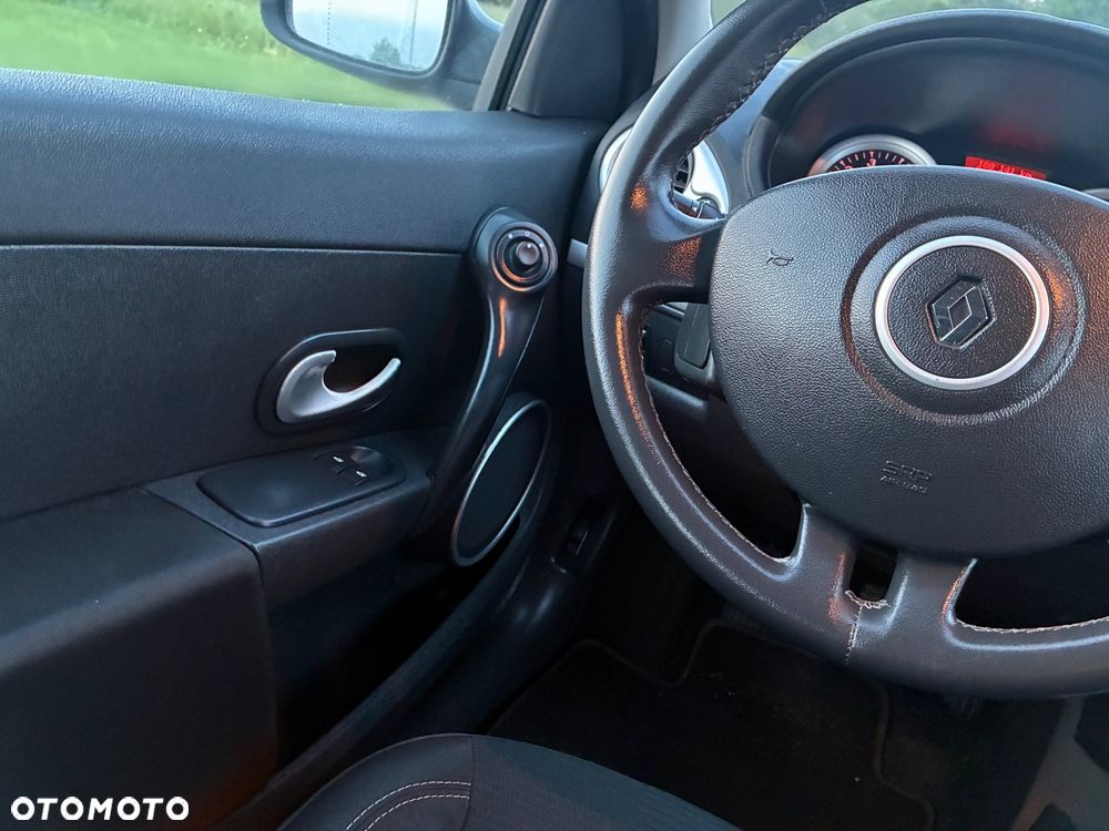 Renault Clio - 28