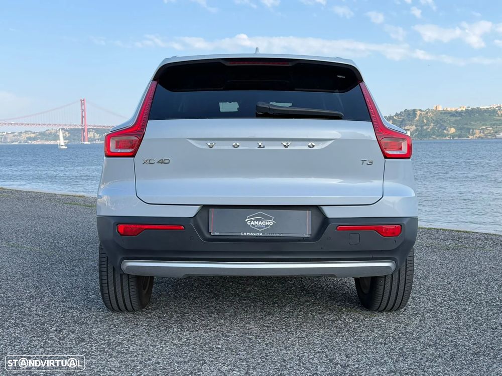 Volvo XC 40 1.5 T3 Momentum Geartronic - 24