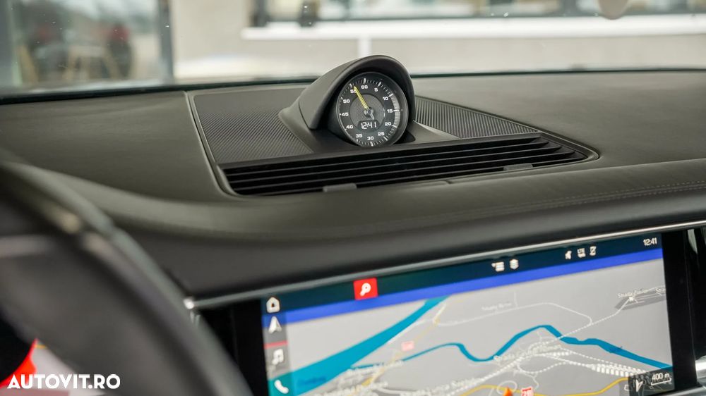 Porsche Panamera 4 E-Hybrid - 12
