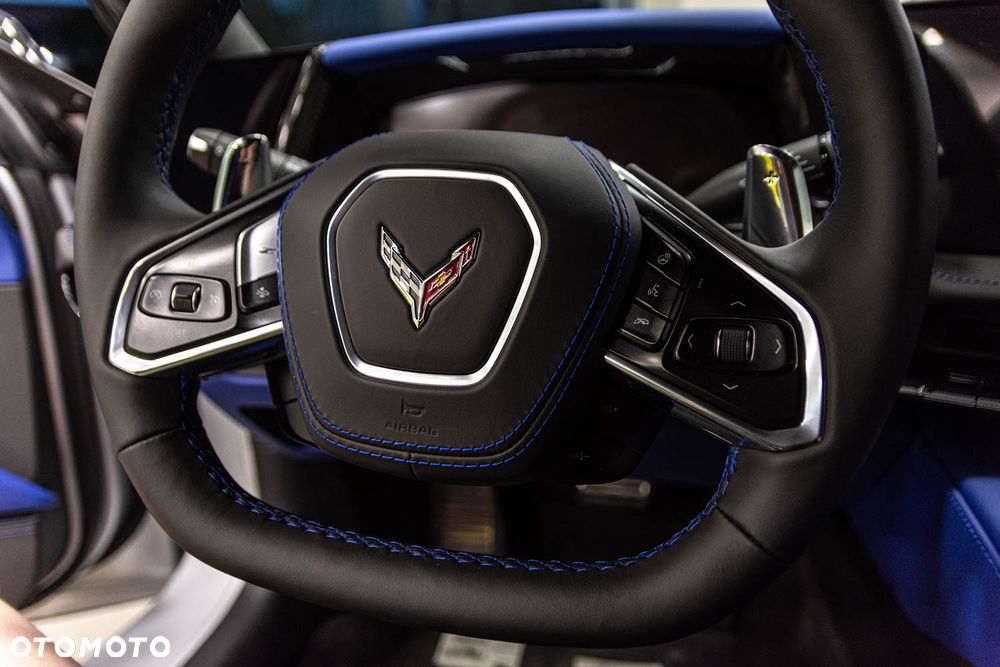 Chevrolet Corvette - 16