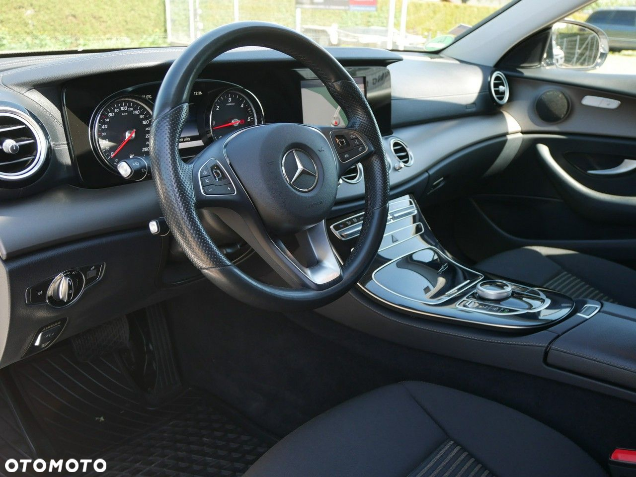 Mercedes-Benz Klasa E 220 d 9G-TRONIC - 11